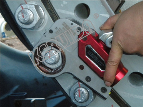 新疆風(fēng)力發(fā)電設備安裝現場(chǎng)圖-科瑞達液壓扳手.jpg 新疆風(fēng)力發(fā)電設備安裝現場(chǎng)圖-科瑞達液壓扳手.jpg